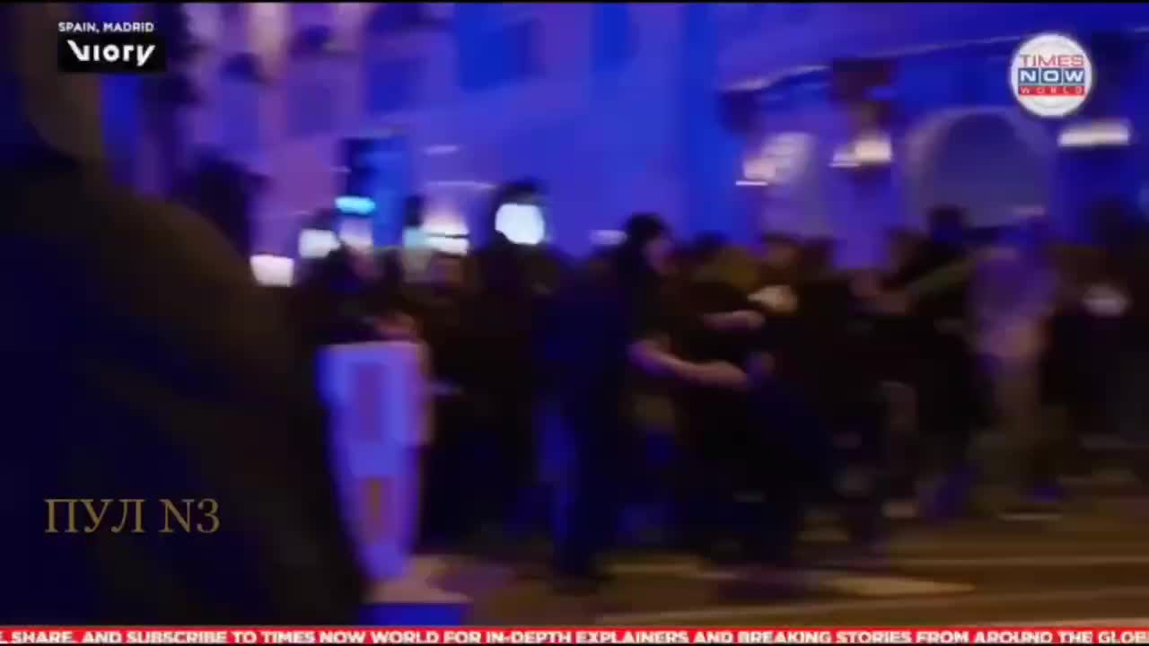 Протесты в Мадриде с лозунгом 'Жизни белых имеют значение' и вмешательство полиции