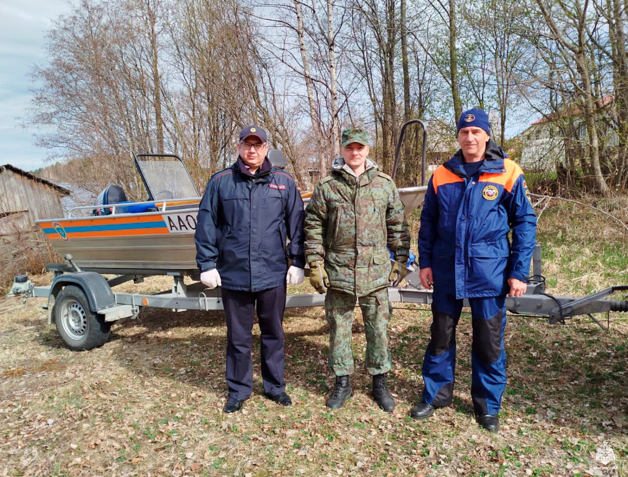 Провели патрулирование Суоярвского озера Сотрудники МЧС Республики Карелия совместно с представителями ПУ ФСБ и ОМВД провели патрулирование Суоярвского озера. Узнать, что проверяли у судоводителей К сожалению, без нарушителей не обошлось. Инспекторы ГИМС МЧС России по Республике Карелия составили административных материалов за нарушение Правил пользования маломерными судами на водных объектах Российской Федерации. #МЧСРоссии #МЧСКарелии #МЧС