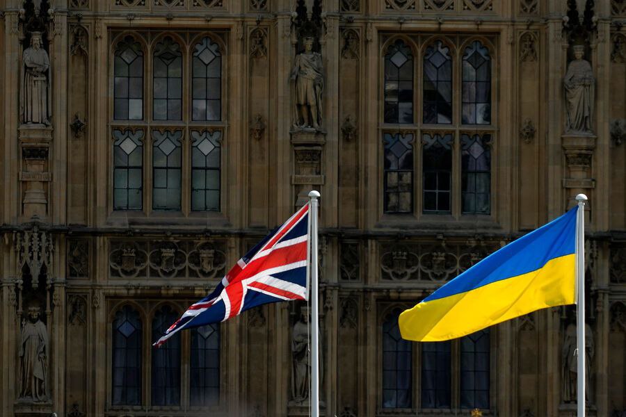 Лондон и Киев проведут новую встречу "коалиции желающих" в ближайшие недели. Об этом говорится в заявлении канцелярии Стармера, распространенном по итогам его встречи с Зеленским на саммите G7 в Канаде. Соскучились по посиделкам?