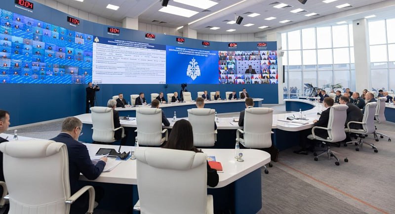 В Архангельской области началась подготовка к весеннему паводку В Архангельской области началась подготовка к прохождению паводкоопасного периода 2026 года Губернатор региона Александр ЦЫБУЛЬСКИЙ принял участие в совещании о готовности регионов к весеннему половодью и пожароопасному сезону которое в режиме видео конференц связи провёл заместитель председателя правительства России Дмитрий ПАТРУШЕВ