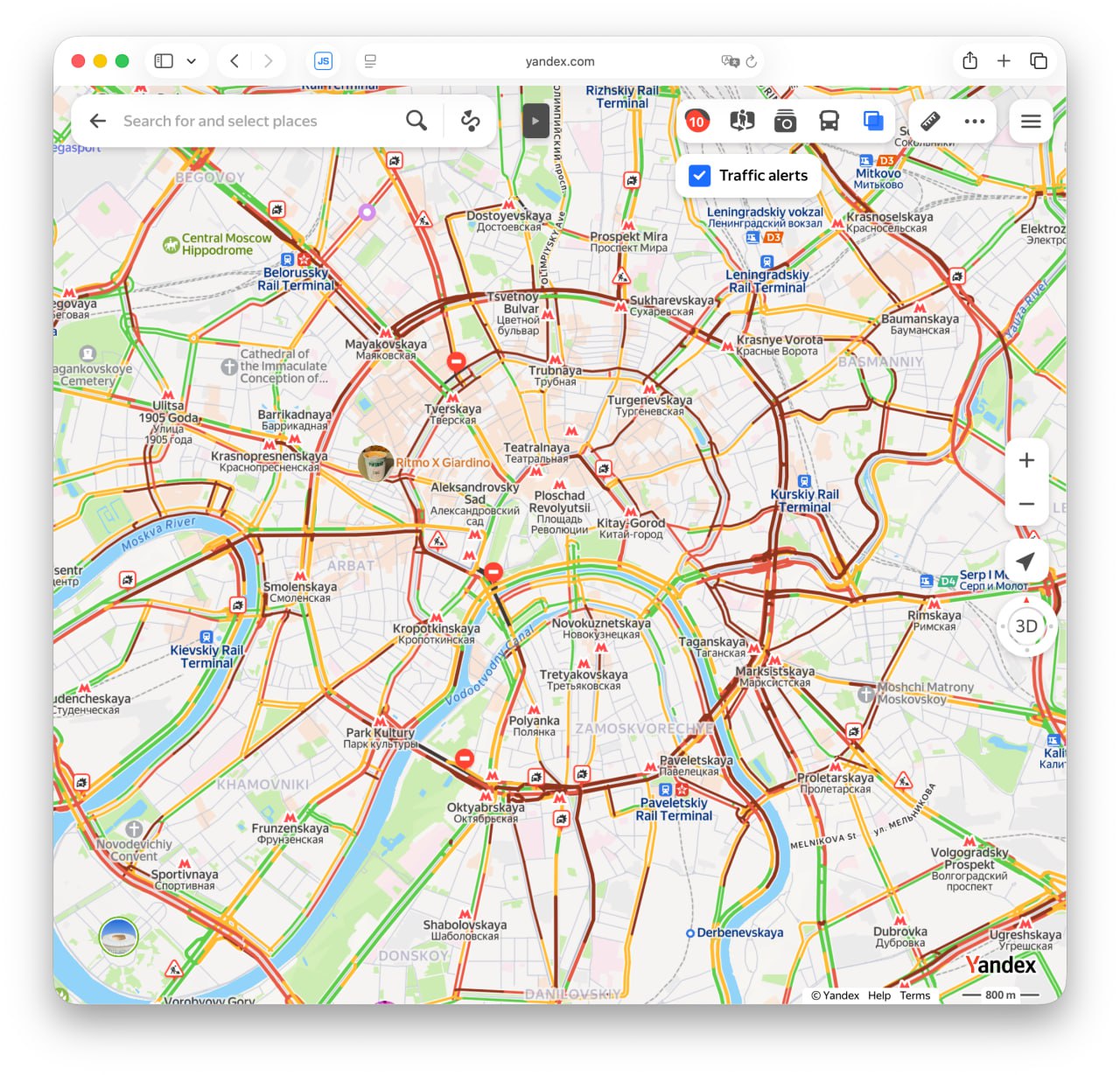 В Москве зафиксированы 10 балльные пробки впервые за год В столице наблюдаются серьёзные заторы все основные дороги оказались практически парализованы Особенно тяжёлая ситуация в центральной части города Эксперты советуют воспользоваться метро в ближайшие два три часа Рассеивание пробок предвидится лишь после 20 00 Это связано с началом предновогодней суеты DeepTechNET Канал про тренды из мира IT технологий нейросетей и бизнеса