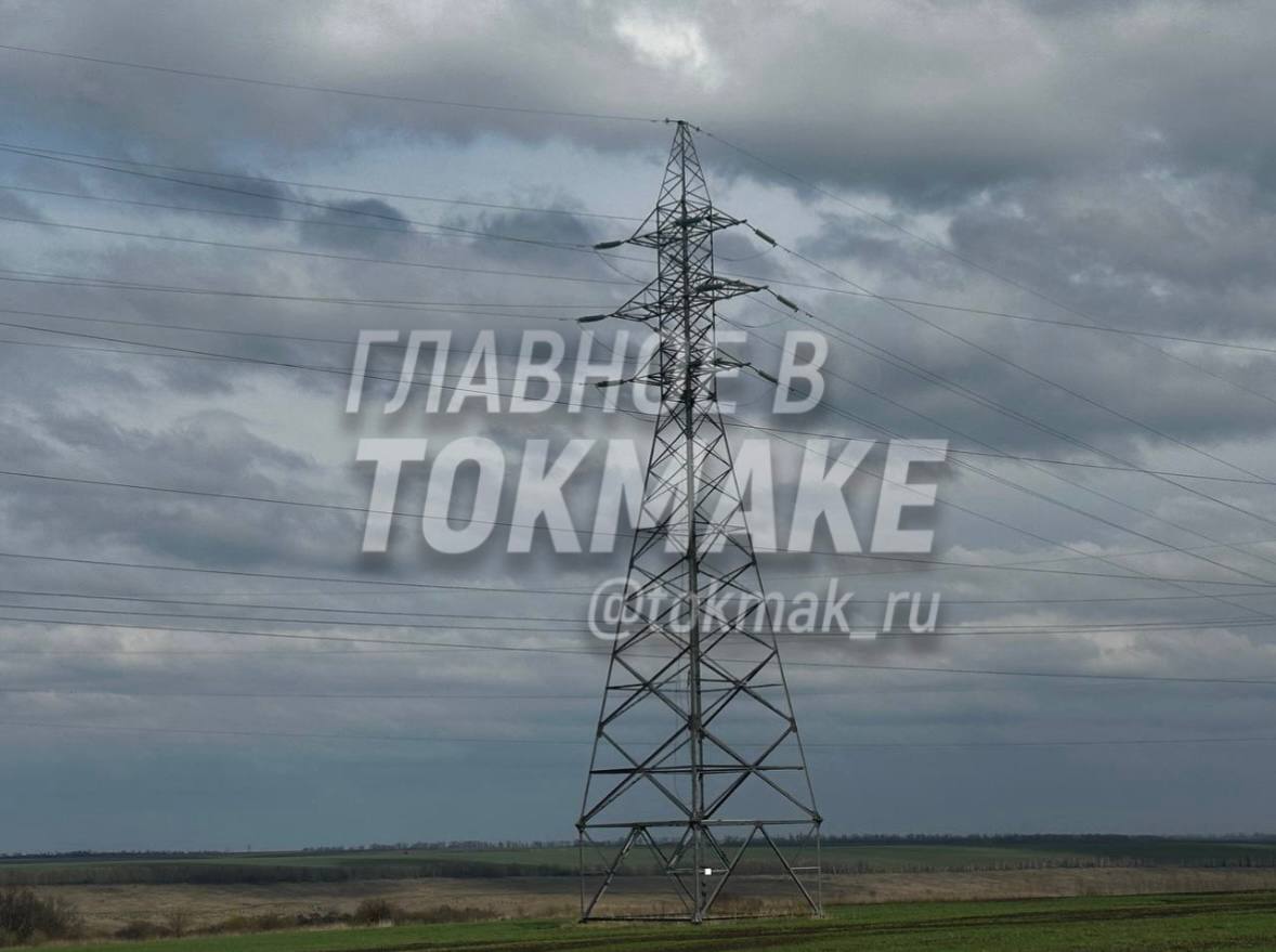 В Токмакском районе сегодня запланировано отключение электричества В связи с проведением ремонтных работ до 17:00 в селе Заможное на улице Мира местами будет отсутствовать электроэнергия. «Таврия-Энерго» просит с понимаем отнестись к сложившейся ситуации. Также компания порекомендовала отключить ненужные электроприборы, чтобы избежать их повреждения. После завершения работ электроснабжение будет восстановлено автоматически.