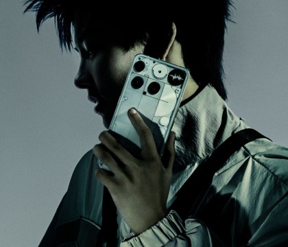 Представлен Nothing Phone 3 — новый дизайн, дисплей Glyph Matrix, три камеры по 50 Мп  Nothing на мероприятии Nothing Event представила свой первый настоящий флагман Phone 3. Смартфон получил апгрейд и по части «железа», и по части софта, но дизайн может понравиться не всем. В Nothing Phone 3 производитель переосмыслил дизайн. Теперь никаких фирменных глифов подсветки.  Читать далее