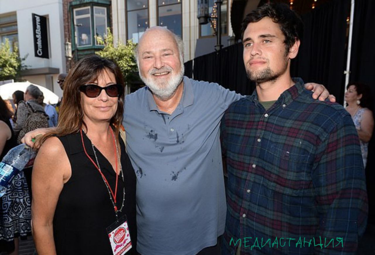 Сын американского Роба Райнера и его супруги Мишель актёр Ник Райнер был арестован по подозрению в убийстве родителей В данный момент он содержится в тюрьме Parker Center в Лос Анджелесе Сумма залога за его освобождение установленная судом составляет 4 млн Представитель актёра не даёт пока никаких комментариев mediastanciacom