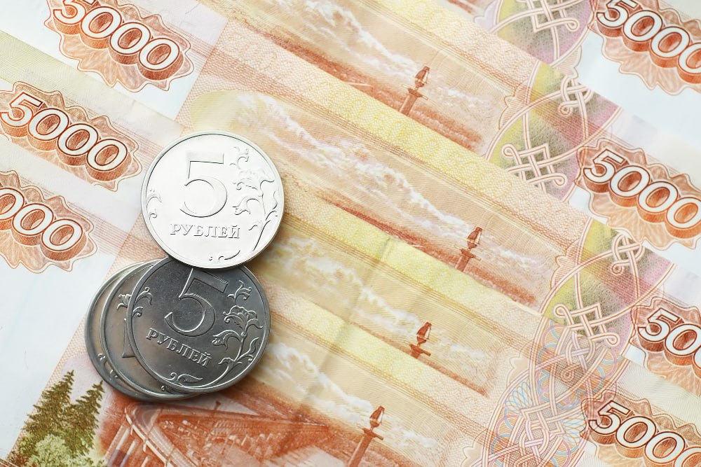 "Доход" обернулся потерей: сахалинка перевела мошенникам почти 35 тысяч 39-летняя жительница Южно-Сахалинска попалась на уловку «высокодоходного проекта» в соцсетях. Сначала вложила 20 тысяч, потом — ещё 14 870 «на комиссию», поверив в обещанные 144 тысячи прибыли. После второго перевода связь с «инвесторами» оборвалась. В полиции напомнили: это типичная схема финансовой пирамиды. Источник: УМВД РФ по Сахалинской области #Местное Прислать новость Буст