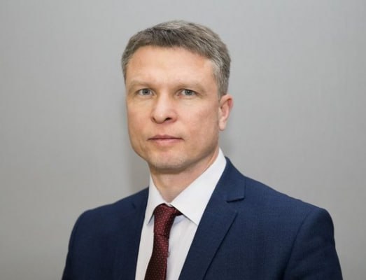 В понедельник Железнодорожный районный суд отказал следователю ОВД в продлении домашнего ареста бывшему директору ульяновского «ЭнергосбыТ Плюс» Сергею Гужеву Подписывайтесь: 73online Присылайте новости