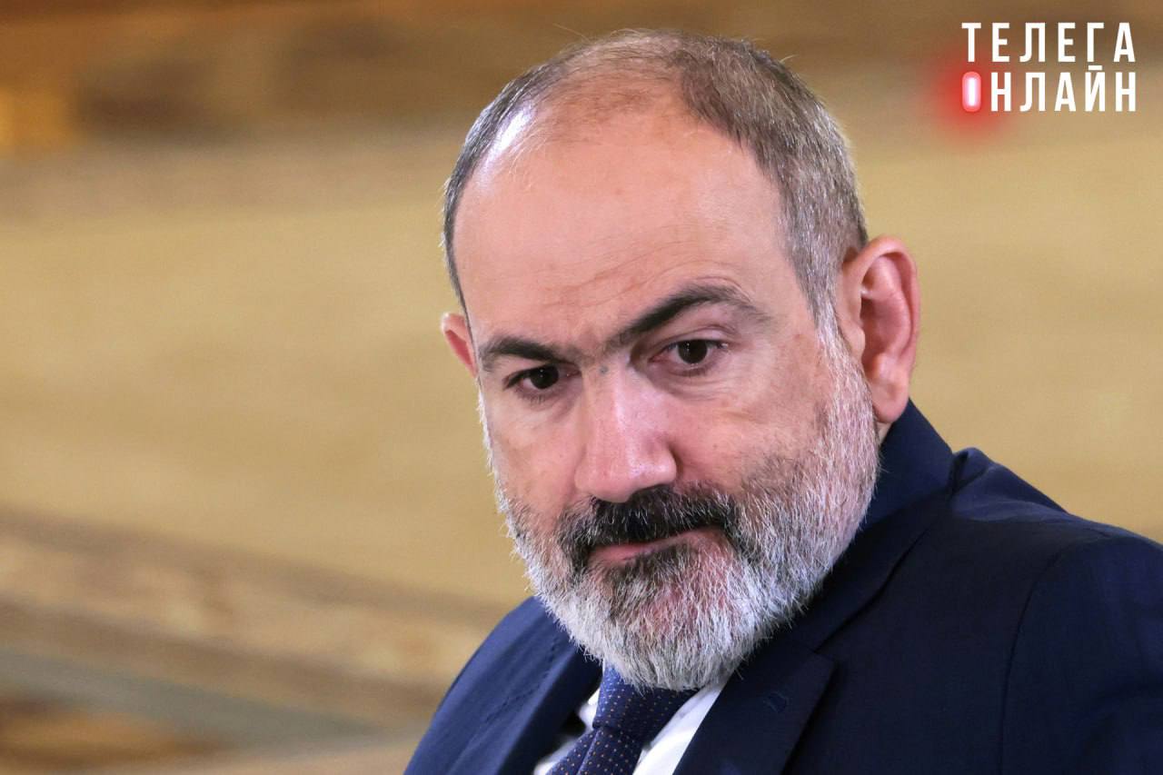 Дошло Премьер Пашинян внезапно осознал, что Армения не может быть одновременно членом ЕАЭС и ЕС, в какой-то момент в будущем «по этому поводу придется принять решение». Впрочем, тут можно не спешить, так как, скорее всего, Армению примут в ЕС где-то сразу после Украины, а ее — после Турции то есть приблизительно никогда .
