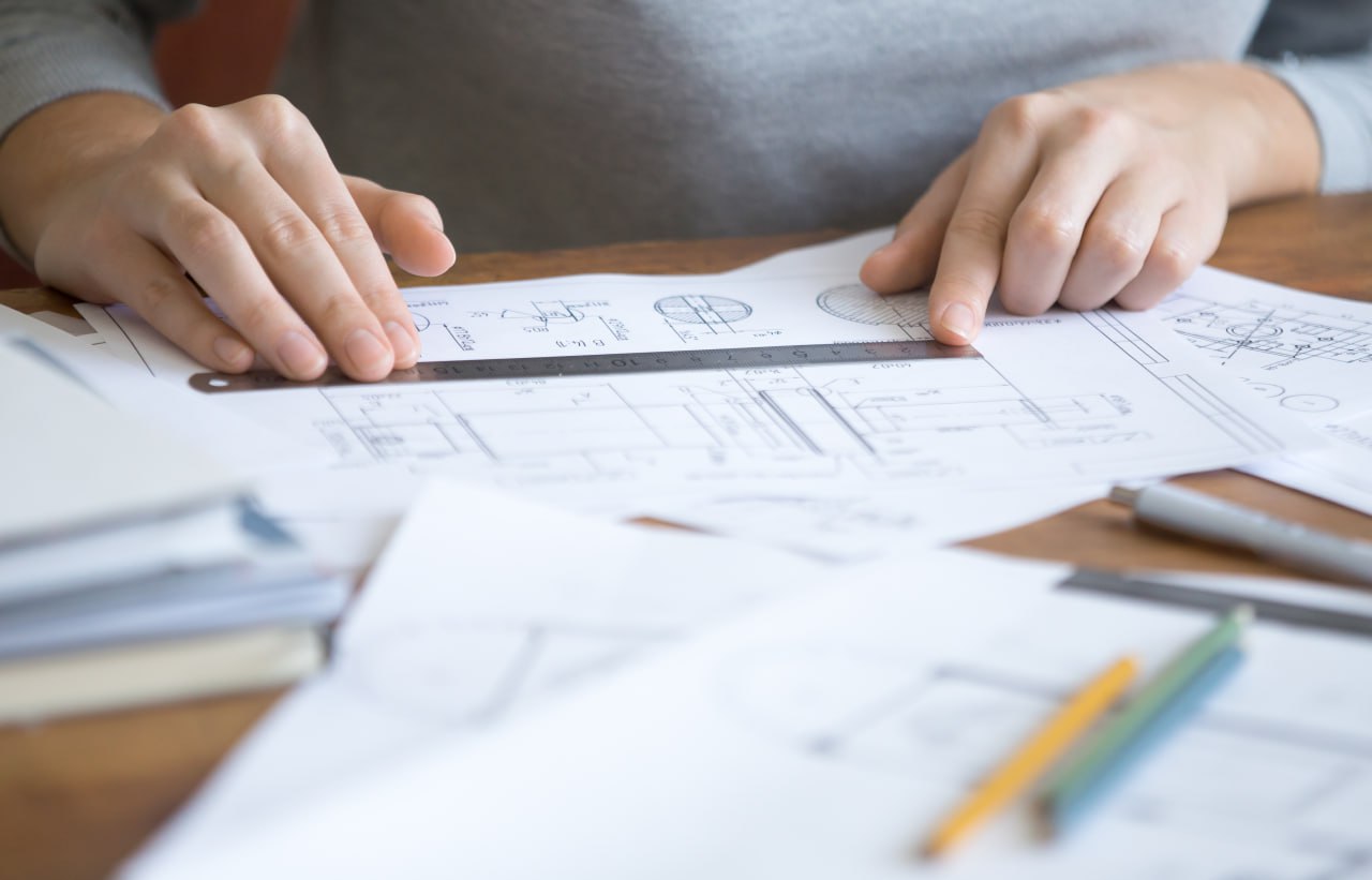 Минобороны создаст проектный офис в технополисе Эра в Анапе Министерство обороны Российской Федерации создаст проектный офис по внедрению инноваций на базе технополиса Эра в Анапе в 2026 году По словам главы ведомства Андрея Белоусова необходимо существенно расширить входную воронку поиска и внедрения инноваций включая гражданскую сферу Также требуется выстроить единую систему отбора перспективных направлений исследований определенных характером ведения вооруженной борьбы в будущем