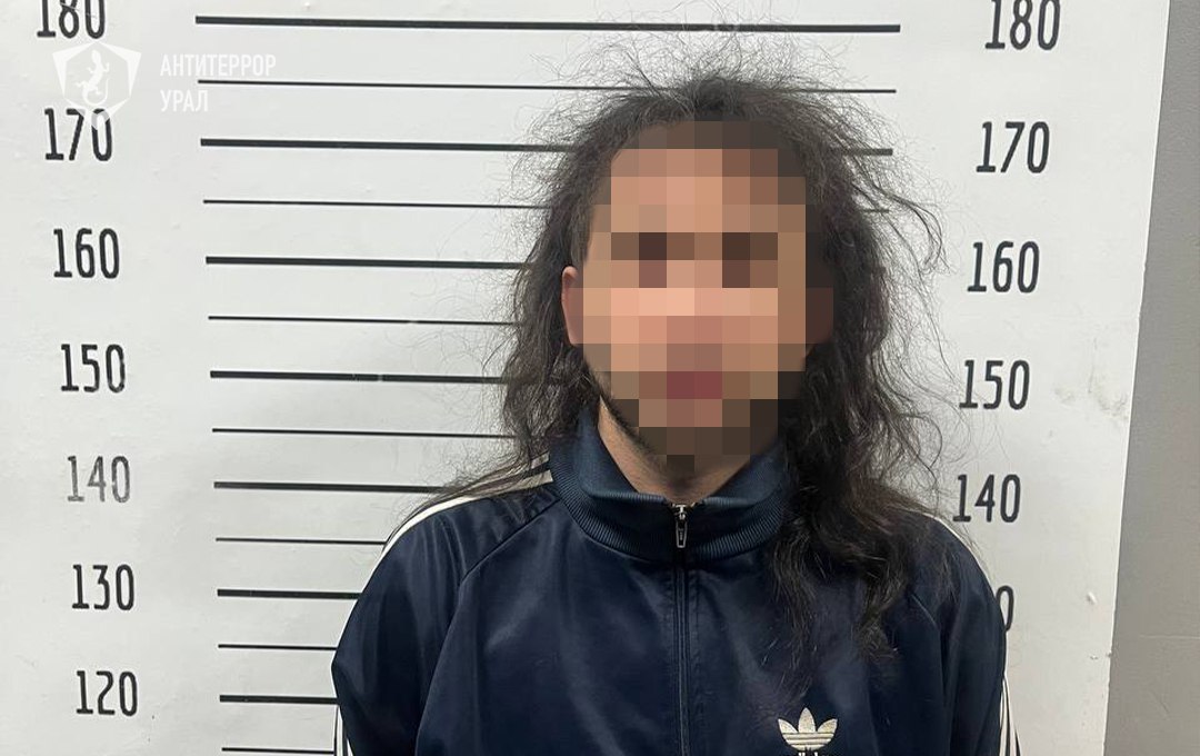 В Екатеринбурге задержали пиромана который поджег павильон на Восточной Его личность оперативно установлена сотрудниками регионального УФСБ Он был задержан в новогоднюю ночь Решается вопрос о возбуждении уголовного дела Известно что ранее он неоднократно привлекался к уголовной ответственности за хранение наркотических средств Огонь повредил отделку помещения на площади 18 кв метров утром 31 декабря Возгорание было ликвидировано в течение 15 минут   Подпишись на КП Екатеринбург Мы в Max