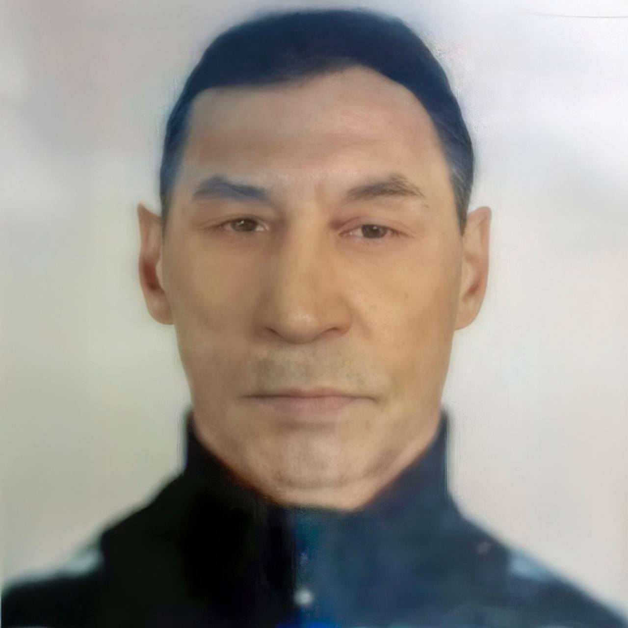 Пропавшего в сентябре мужчину разыскивают в Комсомольске 58 летний Евгений Васильевич Аскера пропал ещё 12 сентября в последний раз его видели в Привокзальном районе Приметы рост около 180 см худощавого телосложения волосы чёрные глаза зелёные Был одет в чёрную кожаную куртку брюки серые или чёрные в белую полоску белые кроссовки Всех кто может сообщить какую либо информацию о местонахождении Евгения Васильевича просят позвонить по телефонам 7 914 192 41 97 7 914 167 37 77 А если вам важно сохранить анонимность или вы просто не хотите полицейских формальностей можете передать информацию через редакцию любым удобным способом