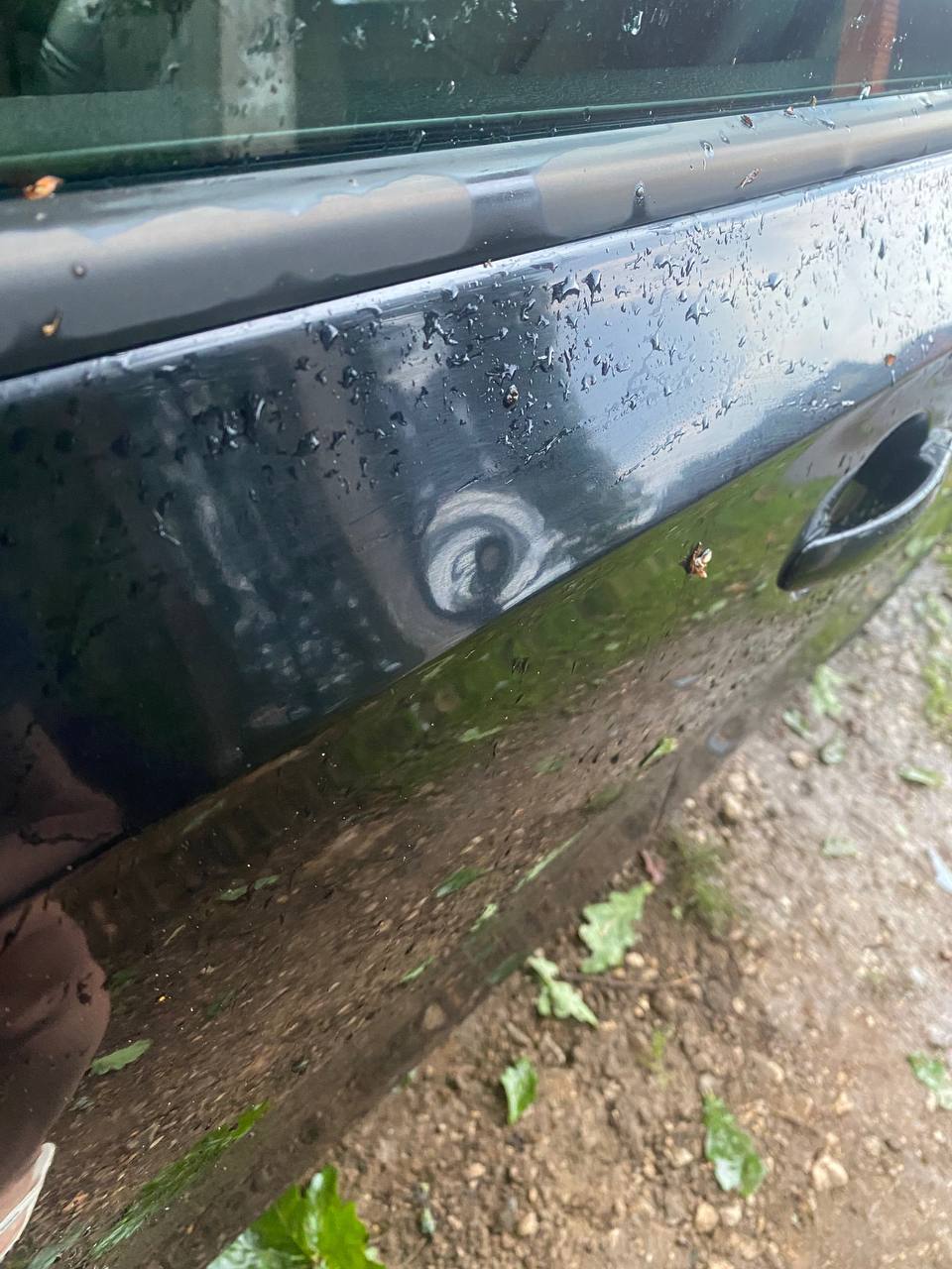 В Зеленограде, Солнечногорске и других районах выпал огромный град. Куски льда повредили автомобили и урожай. Подписаться Написать нам