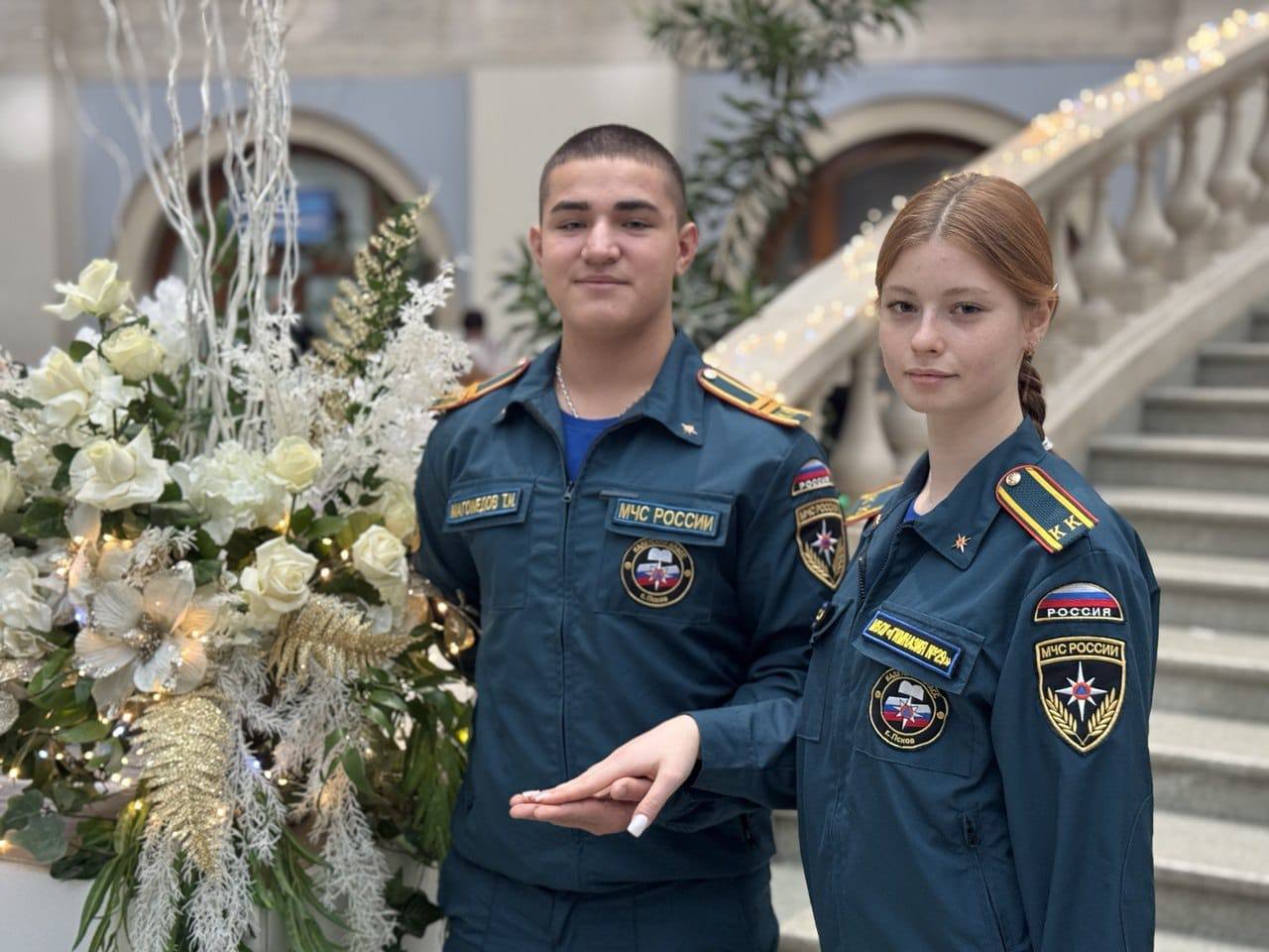 Юные псковичи примут участие в Международном кадетском бале в Кремле 10 декабря в Москве состоится ежегодный Международный Кремлевский благотворительный кадетский бал Об этом сообщает пресс служба ГУ МЧС России по Псковской области Псков на этом мероприятии представят учащиеся гимназии 29 Тимур Магомедов и Снежана Обрант Участниками Кадетского бала традиционно становятся лучшие воспитанники ведомственных и общеобразовательных кадетских учреждений суворовских и нахимовских училищ члены патриотических военно спортивных молодежных клубов воспитанники детских социальных учреждений России а также воспитанники образовательных учреждений иностранных государств Фото ГУ МЧС России по Псковской области