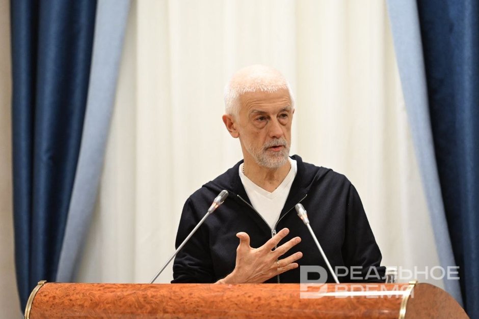 Эдуард Бояков Сохранить нашу культуру можно только ставя новые задачи На итоговой коллегии Министерства культуры Татарстана ключевым словом стал аудит в отрасли Министр Ирада Аюпова потребовала провести проверку сети учреждений культуры республики а приехавший из Москвы художественный руководитель Театра на Малой Ордынке Эдуард Бояков устроить аудит культуры в целом Кроме того коллегам показали настоящего земского работника трубача из Москвы Подпишитесь на Реальное время в МАХ Telegram Дзен