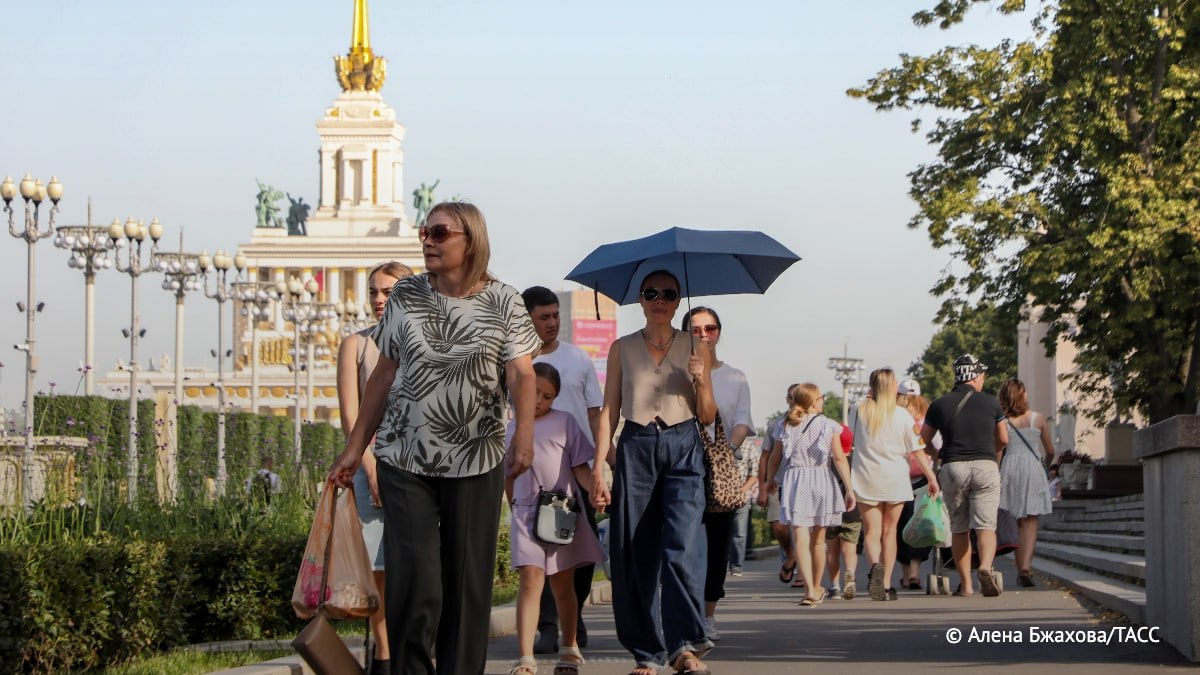 Повышение температуры в Московском регионе ожидается с 25 июля. Воздух может прогреться до плюс 30 градусов, сообщил ТАСС Вильфанд. / Москва