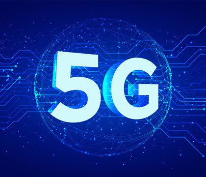 Мобильный аналитик Эльдар Муртазин заявил что о внедрении связи 5G в России можно забыть Мобильный аналитик Эльдар Муртазин опубликовал статью с провокационным заголовком в рамках которой привел ряд аргументов в пользу того что внедрения сетей связи пятого поколения 5G в России в ближайшие несколько лет можно не ожидать