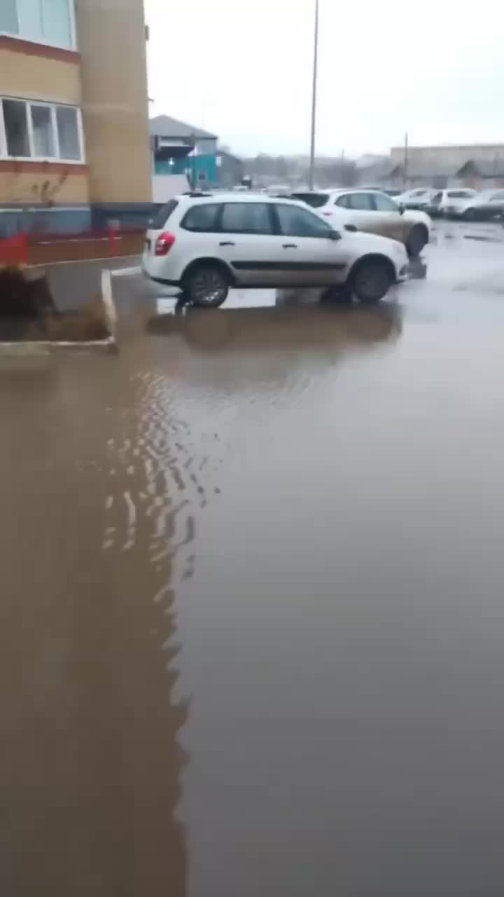 Проблемы с водоотведением в Луганске и Оренбурге: потопы и отсутствие ливневок