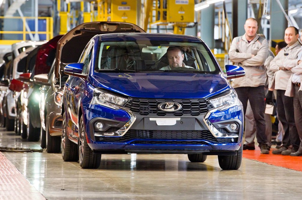 АвтоВАЗ может перейти на сокращённую рабочую неделю с сентября С сентября АвтоВАЗ рассматривает сокращение графика работы до четырех дней в неделю, сообщают источники из завода. Окончательных решений пока нет.