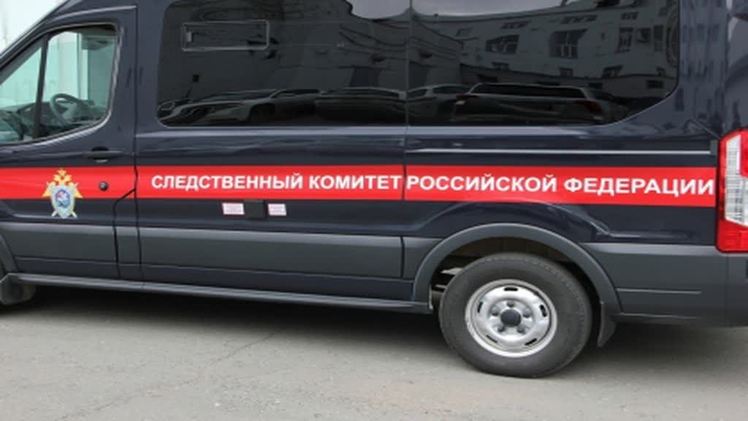 Следователи расследуют гибель двух человек в водоемах Прикамья Следователи Следственного комитета РФ по Пермскому краю выясняют обстоятельства гибели двух человек, тела которых были найдены в водоемах. 31 мая 2025 года в реке Кемаль, расположенной в Ильинском муниципальном округе, было обнаружено тело женщины с признаками утопления. Её личность пока не установлена. А 1 июня в пруду села Трун Чернушинского округа найден мёртвым 44-летний мужчина, причиной смерти которого, по предварительным данным, также стало утопление. На местах происшествий следователи провели необходимые осмотры, назначены судебно-медицинские экспертизы. Проводятся мероприятия, направленные на установление всех обстоятельств случившегося. По итогам проверок будут приняты процессуальные решения.