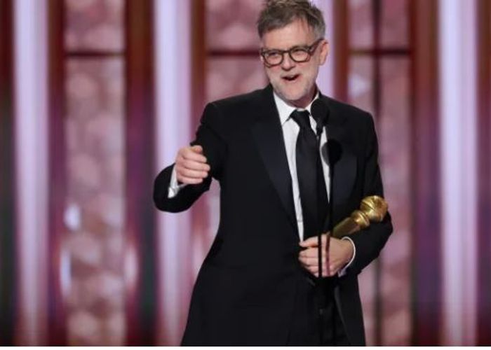 В Лос Анджелесе вручили премию Золотой глобус Награду в номинации Лучший режиссёр получил Пол Томас Андерсон за фильм Битва за битвой Он также был удостоен статуэтки за лучший сценарий