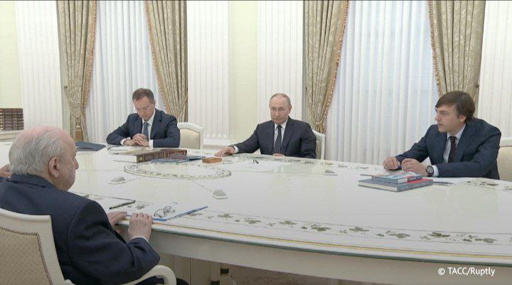 Тема освобождения Курской области и Суджи может появиться в следующей редакции учебника по истории, сообщил глава Минпросвещения. Также с 1 сентября 2026 года российские школы перейдут на единые учебники с 9 по 11 класс по обществознанию, рассказал Сергей Кравцов.