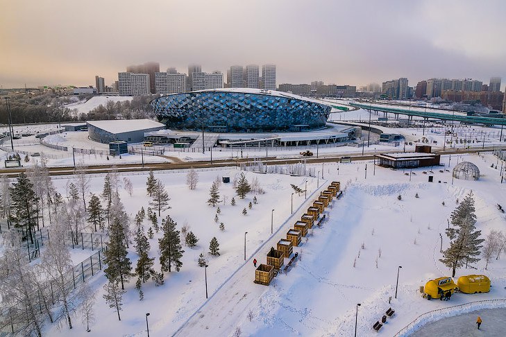 Больше 2000 платных парковок заработают в Новосибирске с 26 декабря Девять зон платной парковки протестировали в пяти районах города Уже в пятницу они заработают в полном объеме Подготовительные работы завершены Появится 9 новых локаций три места на улице Мичурина в районе Центрального рынка на улице Спартака в районе городской детской клинической больницы на Большевистской у сквера Юности там будет обустроено 67 парковочных мест в районе набережной Кроме того платные парковки будут на Кирова у супермаркета Бахетле на Фрунзе у ЖК Созвездие на Добролюбова у гостиницы River Park появится 12 парковочных мест и на Немировича Данченко у ледовой арены сообщил на оперативном совещании в мэрии глава городского дорожного департамента Александр Стефанов Подписаться на наш канал в MAX