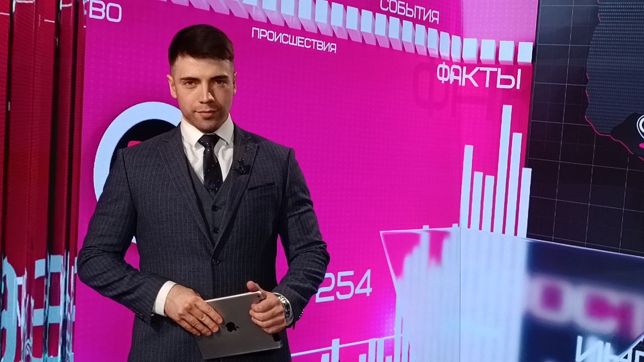 Жителей подшефного города поздравил губернатор Югры Нашей Макеевке исполнилось 335 лет Подобные встречи будут проводиться ежемесячно В Ханты Мансийске стартовал творческий проект СВОимДетям рассчитанный на семьи участников СВО Руслан Кухарук занял 26 строчку в рейтинге губернаторов И третью среди уральских глав Что повлияло на рейтинг и почему аналитики отметили досуг губернатора Югры Поверженный соперник казанский Барс Югорчане одержали первую победу в новом сезоне Высшей хоккейной лиги Собрали для вас новости со всей Югры включайте вечерний эфир с Давидом Янгиреевым прислать новость megapolis ugra