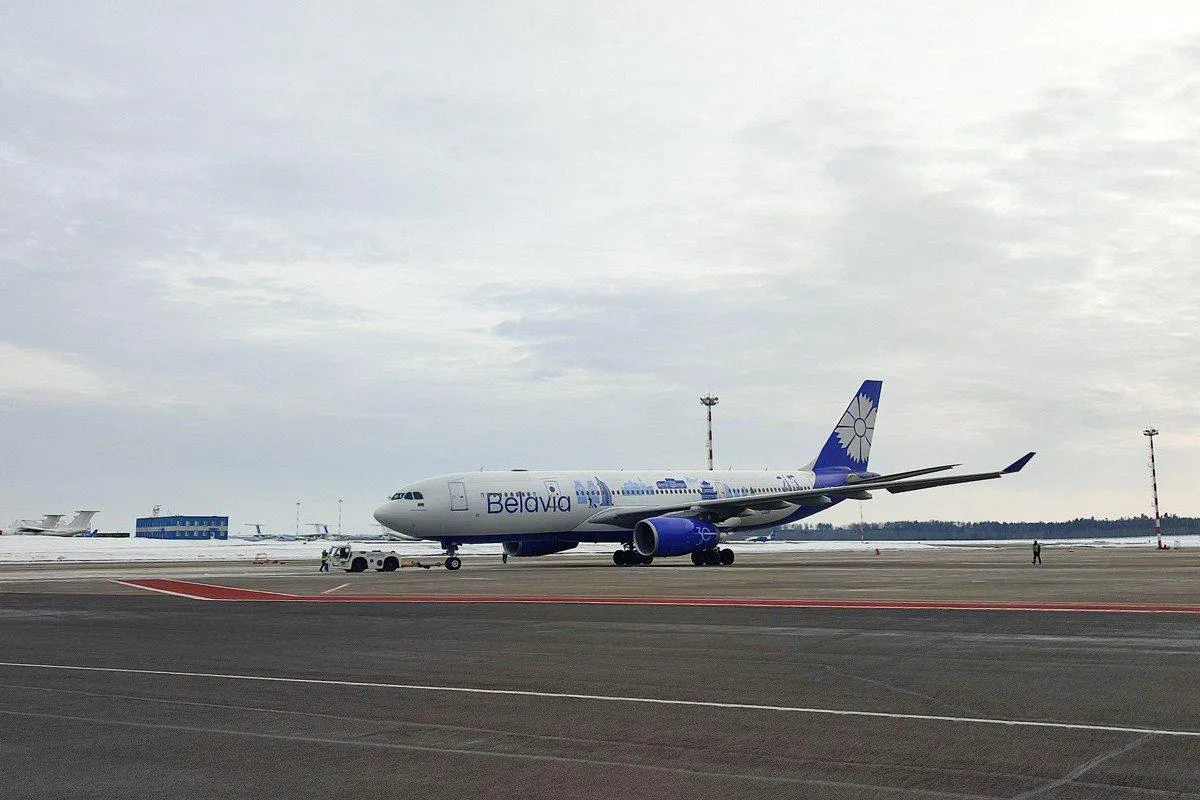 Belavia предупредила об изменениях в расписании полетов на этой неделе Расписание корректируют по техническим причинам Изменения затронули время вылета и прилета отдельных рейсов на 20 мая и ближайшие даты Больше всего пострадали чартеры Минск Анталья и Минск Шарм эль Шейх но изменения затронули и регулярные рейсы Подробнее