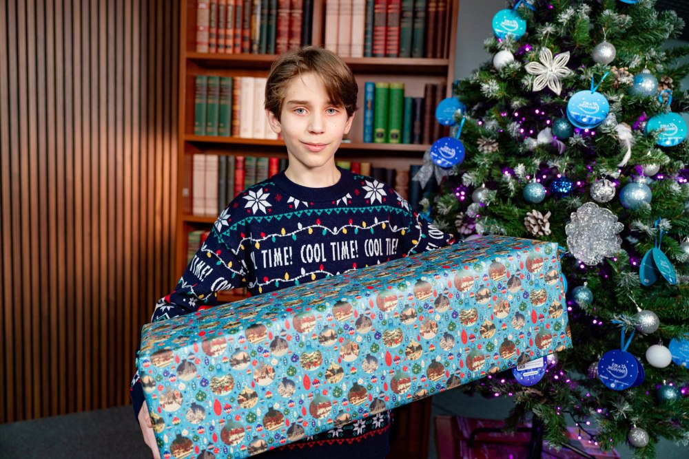 Сергей Кравцов исполнил новогоднюю мечту 11 летнего мальчика в рамках Елки желаний Министр просвещения Российской Федерации Сергей Кравцов принял участие во Всероссийской акции Елка желаний и воплотил в жизнь мечту 11 летнего мальчика из Москвы