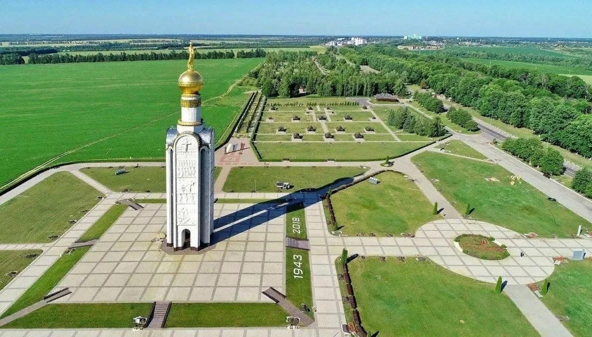 В Белгородской области отменили празднование Дня Прохоровского поля из-за обострения обстановки. Утром в Шебекино, Белгороде и прилегающих территориях резко увеличилось число атак. По данным силовиков, обстановка остается крайне напряженной, что вынудило власти пересмотреть планы. Власти просят белгородцев с пониманием отнестись к отмене. Посетить мемориал можно в другие дни — территория останется открытой для посещения. Напомним, что День Прохоровского поля, 12 июля, выпал на выходной, выходной в регионе перенесли на 14 июля. Подписаться Написать нам