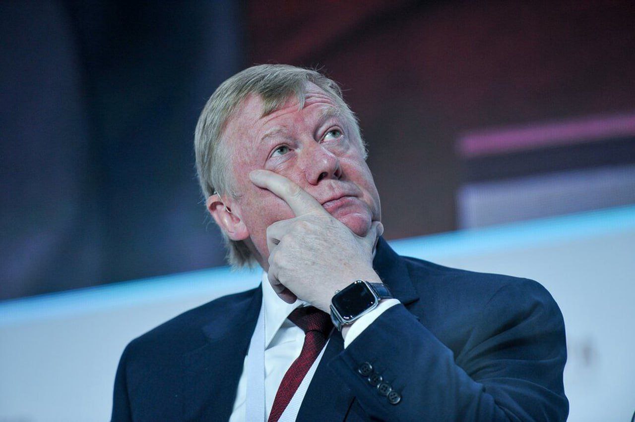 Чубайс обратился в Арбитражный суд Москвы.Он попросил отменить арест имущества на 5,6 млрд рублей по иску «Роснано». Основанием Чубайс назвал необоснованность иска госкорпорации и недоказанность его намерения скрыть имущество от возможного взыскания. В деле фигурируют ещё семь ответчиков, однако Чубайс пытается добиться снятия ареста со своего имущества отдельно, настаивая, что претензии не имеют под собой оснований. Какой же всё-таки наглый жук, всё из-за того, что у него до сих пор остались рычаги во власти Новости из мира вечной борьбы