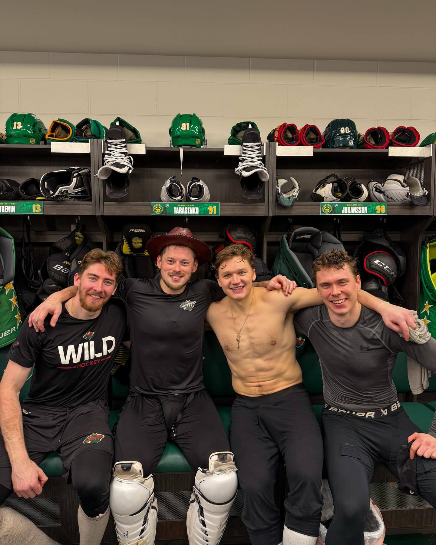 Русская банда Миннесоты организовала сегодня победу в игре против Вашингтона Владимир Тарасенко 2 гола 1 передача Данила Юров 1 гол 2 передачи Кирилл Капризов 1 гол Яков Тренин 6 силовых приемов как всегда лидер Красавцы парни