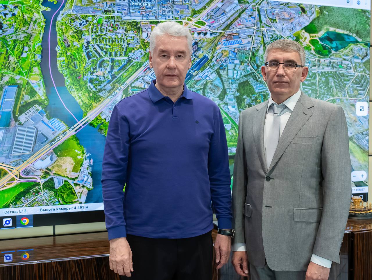 Губернатор Тульской области встретился с мэром Москвы Сергеем Собяниным Сегодня губернатор Тульской области провел встречу с мэром Москвы Сергеем Собяниным. В ходе встречи обсуждалось плодотворное сотрудничество между Тульской областью и Правительством Москвы. ↗ Прислать новость Подписаться