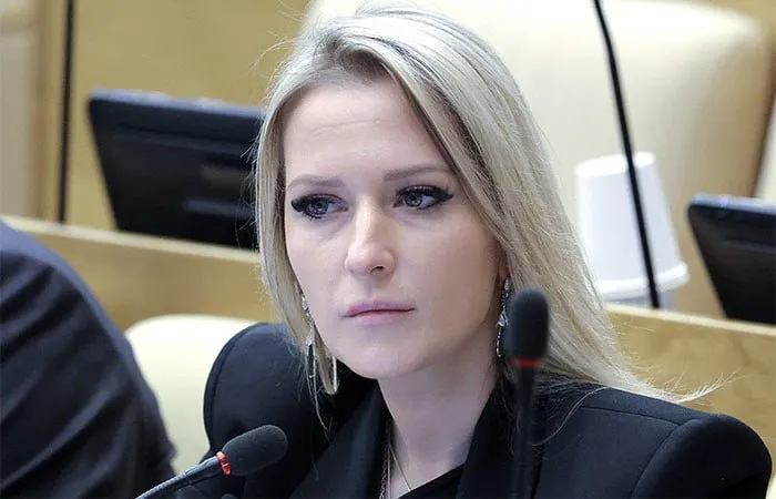 Президиум фракции Единая Россия в Госдуме единогласно поддержал кандидатуру Яны Лантратовой на пост уполномоченного по правам человека в России Она является председателем комитета Госдумы по развитию гражданского общества вопросам общественных и религиозных объединений Фото Пресс служба Госдумы РФ ТАСС interfaxonline