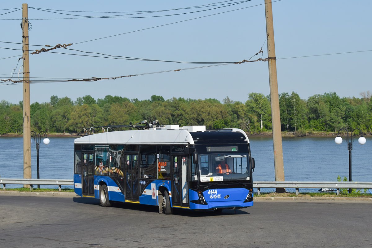 Алтайский край закупает 9 низкопольных троллейбусов с автономным ходом не менее 40 км для Барнаула за 322.2 миллиона рублей 35.8 миллионов за единицу . Троллейбусы должны быть оснащены винтовыми компрессорами, по длине быть не более 13.5 метров, иметь мощность тягового двигателя не менее 150 киловатт, иметь как минимум 21 место для сидений и общей пассажировместимостью от 80 до 90 человек. Фото: Новоалтаец transphoto . #Барнаул #Троллейбусы #Новости_ГТ #Барнаул_ГТ Троллейбус Trolleybus