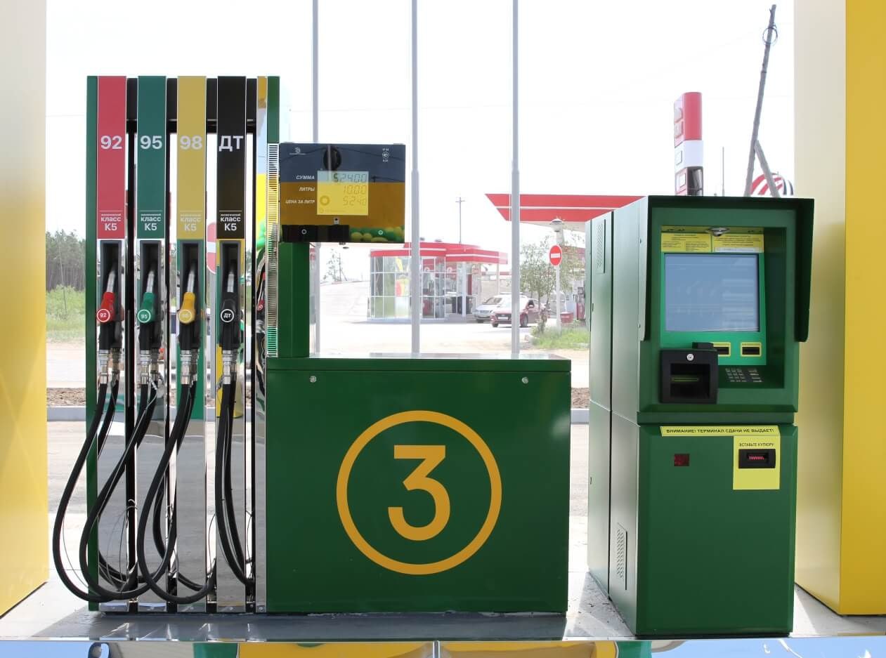 В Якутии опровергли слухи о дефиците бензина на АЗС В связи с распространением в мессенджерах и социальных сетях информации о дефиците бензина на АЗС АО НК Туймаада нефть и возможном введении лимитов Министерство по делам гражданской обороны и обеспечению безопасности жизнедеятельности населения РС Я сообщает следующее По информации АО НК Туймаада нефть на сегодняшний день обеспеченность топливом на всех ее автозаправочных станциях остается на стабильном уровне ограничения на реализацию бензина марок АИ 92 и АИ 95 отсутствуют Ситуация с топливом находится на постоянном контроле Министерство призывает граждан сохранять спокойствие не поддаваться панике и доверять только официальной информации mingoobzhn yakutia ulusmedia Читайте нас в MAX