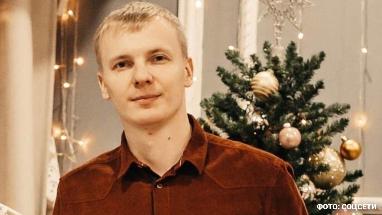 32 летний учитель ОБЖ и физкультуры разбился на мотоцикле по пути в школу в Подмосковье Авария произошла в Зарайске педагог потерял управление упал и оказался под колёсами автомобиля От полученных травм он скончался на месте Андрей Заикин работал в школе 1 имени В Н Леонова и пользовался большой любовью учеников Москва Главное