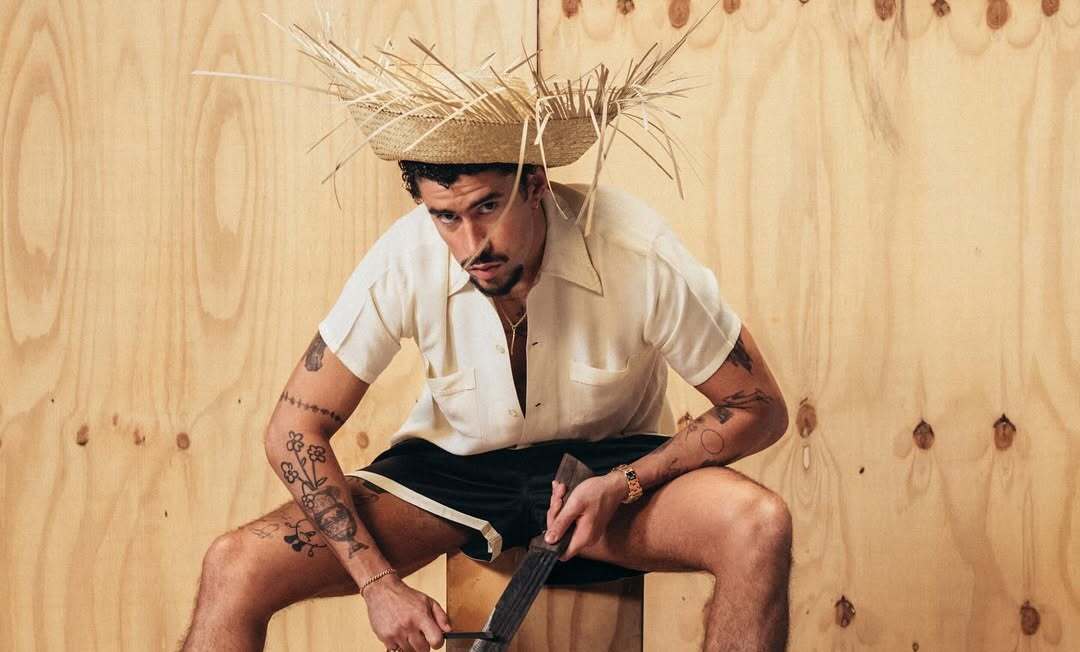 Bad Bunny выступит на Супербоуле Пуэрториканский музыкант сыграет в перерыве финала Национальной футбольной лиги 8 февраля 2026 года Мероприятие пройдет на стадионе Levi s в Санта Кларе Калифорния Bad Bunny пообещал посвятить шоу своей родине и соотечественникам Это для моего народа моей культуры и нашей истории подчеркнул он Больше новостей в Daily News