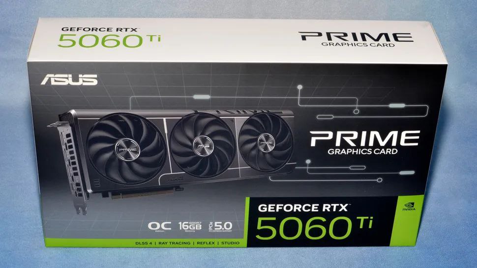 Nvidia снова в центре скандала: RTX 5060 Ti 8GB — провал года? Несмотря на недавний запуск, RTX 5060 Ti с 8 ГБ VRAM уже вызывает бурю негодований. Тесты Hardware Unboxed показали: даже на 1080p карта страдает от просадок FPS, подгрузки текстур и вылетов. В The Last of Us Part II разница между 8 ГБ и 16 ГБ версиями достигает 42 FPS! В играх вроде Hogwarts Legacy и Space Marine 2 наблюдаются проблемы с текстурами, а Indiana Jones and the Great Circle и вовсе вылетает на 8 ГБ модели. Даже DLSS и генерация кадров не спасают ситуацию. Nvidia не предоставила 8 ГБ версии на обзоры, что вызывает вопрос. Экономия в $50 оборачивается серьёзными компромиссом. Если планируешь играть на высоких настройках, 16 ГБ — единственный разумный выбор. В 2025 году 8 ГБ VRAM — это уже не просто мало, это критически недостатчо. Покупка такой карты — билет в мир ограничений и разочаровний. #новости