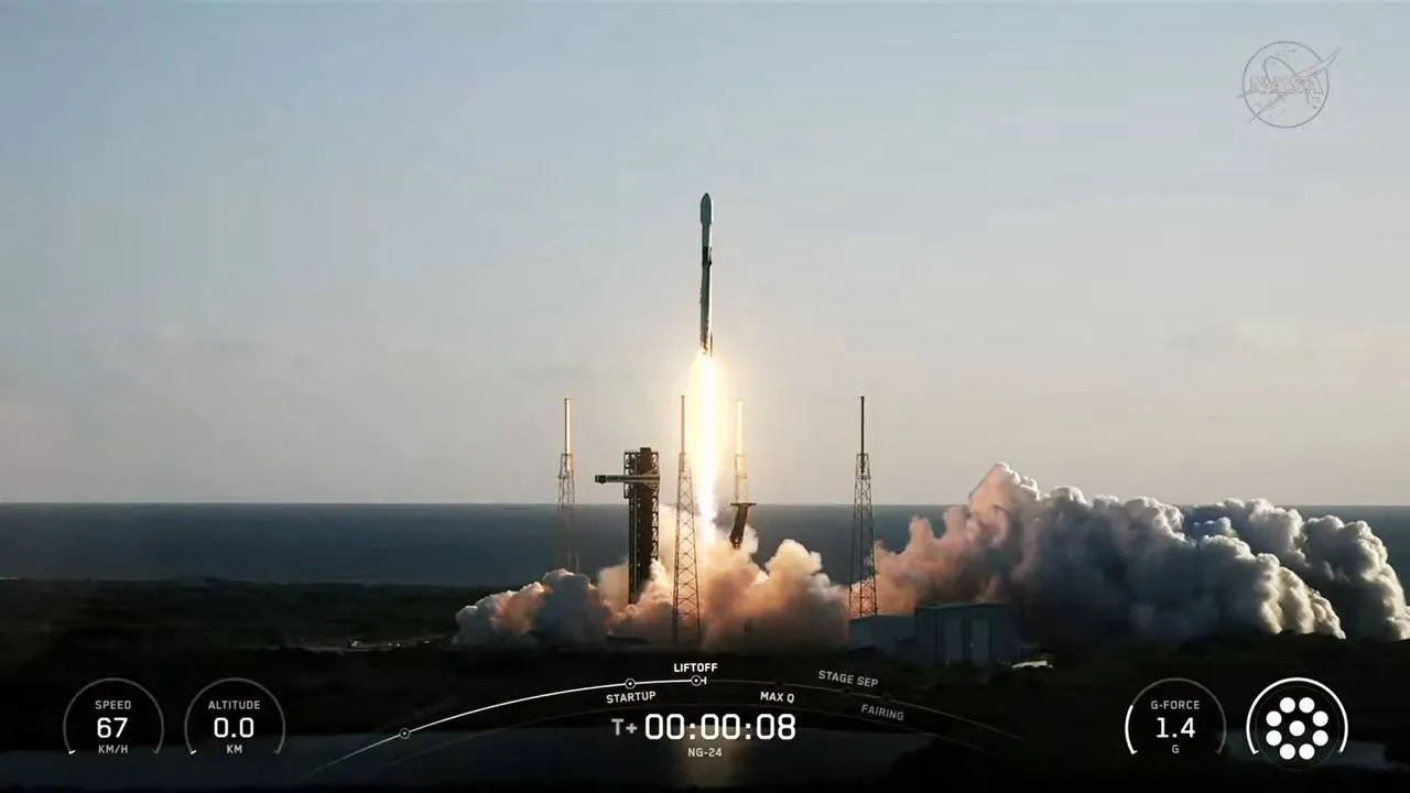 Cygnus XL летит к МКС с 5 тоннами груза Увеличенная версия корабля вмещает почти на 1 2 тонны больше оригинала Запуск провели на ракете Falcon 9 Стыковка 13 апреля Корабль сгорит в атмосфере через полгода Обычная практика для грузовиков кроме Dragon