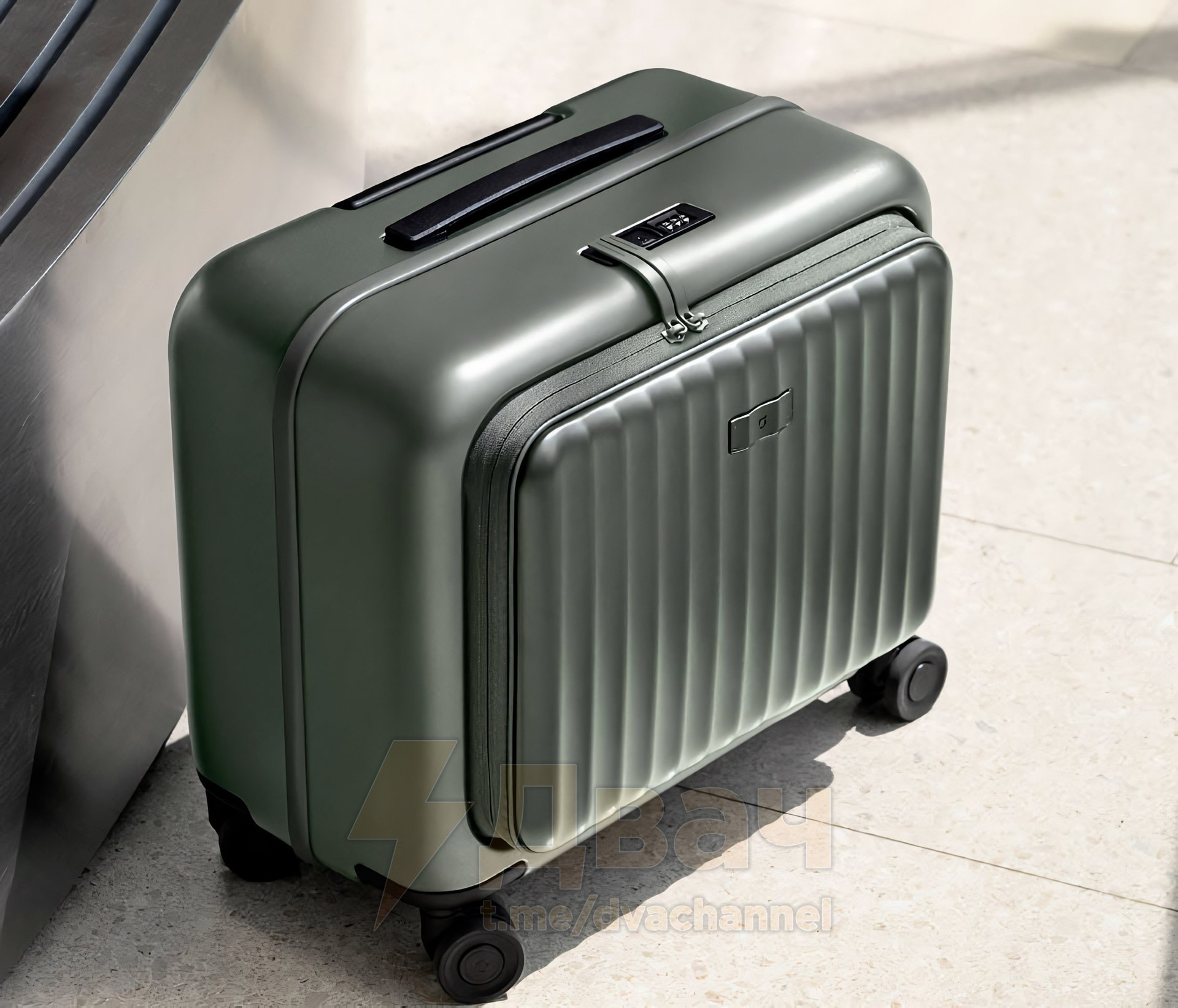 Xiaomi выпустили чемодан мечты для путешествий — прочный Mijia Travel Suitcase У него бесшумные колёсики, антибактериальная подкладка, кодовый замок и усиленный карман для гаджетов. Цена — 369 юаней примерно 4 тысячи рублей . Прокачай Мозг