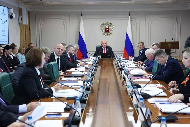 На 657-м заседании Комитета Совета Федерации по международным делам рассмотрели и рекомендовали к ратификации Соглашение между Правительством Российской Федерации и Правительством Лаосской Народно-Демократической Республики о военном сотрудничестве Ратификация Соглашения поспособствует развитию и укреплению сотрудничества между Российской Федерацией и Лаосской Народно-Демократической Республикой в военной области, обеспечит правовую основу, необходимую для определения целей, направлений и форм двустороннего военного сотрудничества, обеспечит защиту интересов граждан Российской Федерации, выполняющих задачи в рамках реализации данного Соглашения, от юрисдикции Лаоса. Россия и Лаос будут обмениваться опытом в вопросах обучения и подготовки военных кадров, реформирования вооруженных сил, инженерного обеспечения войск, противодействия самодельным взрывным устройствам и их безопасного разминирования. Также планируется развивать отношения в области военной медицины и топографии, изучения военной истории, а также в культурной и спортивной сферах. С самого начала установления дипотношений между нашими государствами в 1960 году, Россия оказывала поддержку ЛНДР. Радует, что политический диалог продолжает развиваться на основе дружбы и взаимного уважения.