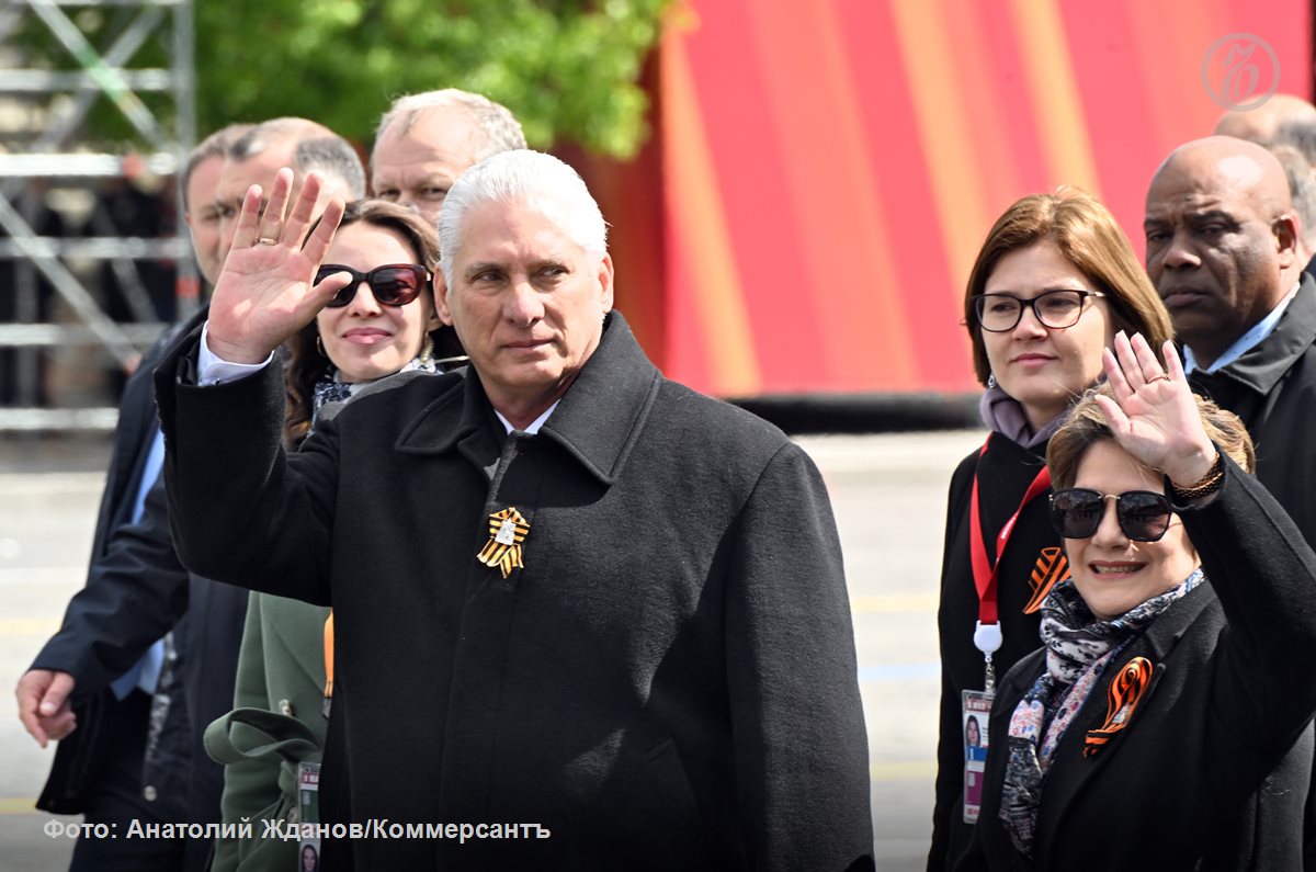 Президент Кубы Мигель Диас-Канель подтвердил планы поучаствовать на ПМЭФ-2025 Кубинский лидер Мигель Диас-Канель подтвердил планы карибского государства поучаствовать на Петербургском международном экономическом форуме, сообщает ТАСС. По словам лидера Острова Свободы, для Гаваны всегда почетно принимать участие в таком событии. Господин Диас-Канель добавил, что начал свой визит в Россию в начале мая с посещением Петербурга. После визита в город на Неве кубинский лидер подчеркнул, что на фоне попыток стран Запада «переписать историю» важно уметь защищаться и знать истину о тех, кто определил победу над фашизмом во Второй мировой войне.