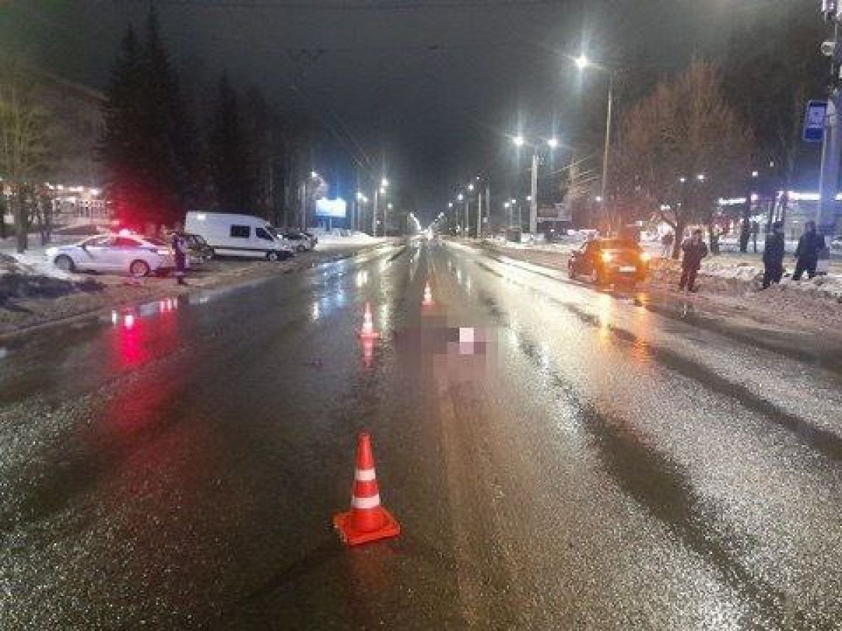 Водитель-убийца, сбивший пенсионерку у больничного комплекса в Коврове, отправится в колонию-поселение    Мужчина, который насмерть сбил пожилую медсестру «зебре» в Коврове, отправится в колонию-поселение. Инцидент произошел 2 января 2025 года у больничного комплекса.  ↗  Прислать новость   Подписаться