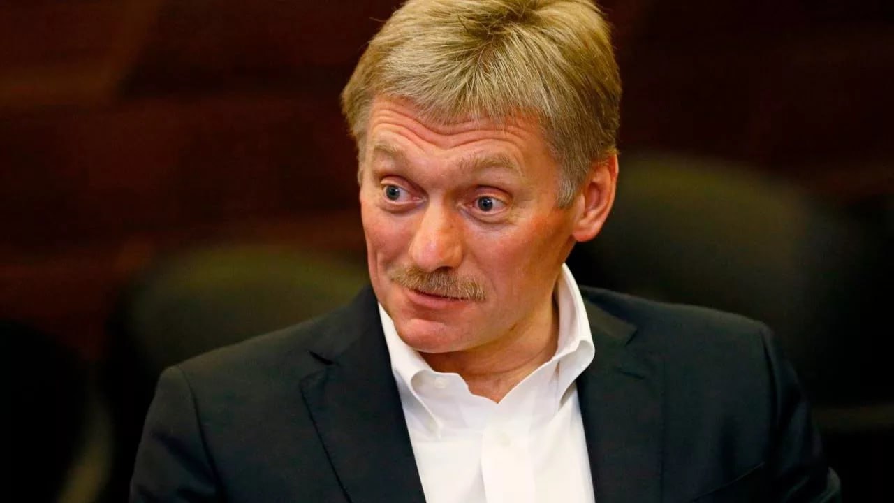 Брифинг Пескова:  - Кремль обязательно воспользуется сервисами нового российского мессенджера, которые будут предлагаться  - При отсутствии конкуренции российский мессенджер развиваться не сможет  - Трудно говорить о возможности сильного ускорения темпов переговоров между Россией и Украиной  - Россия не тормозит и не останавливает работу по выполнению достигнутых договоренностей с Украиной  - Россия заинтересована в том, чтобы добиться целей по ситуации на Украине политико-дипломатическими средствами  - Путин во вторник может провести международный телефонный разговор, Кремль сообщит подробности  Читать далее