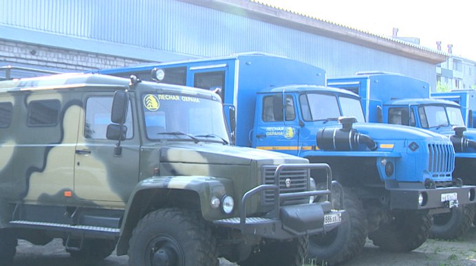 Забайкалье готовится к пожароопасному сезону 2026 года В Правительстве края сообщают что сегодня готовность населённых пунктов превышает 60 В рамках нацпроекта Экологическое благополучие на общую сумму субвенции почти 254 миллиона рублей в Забайкалье приобретут 24 грузовых автомашины для доставки пожарных команд а также 26 единиц переносных пожарных модулей для укомплектования новых автомашин и один лёгкий снегоболотоход Из краевого бюджета выделены дополнительные средства на приобретение техники В регионе закупают 10 бульдозеров 6 тралов также планируется приобрести 20 колёсных тракторов Беларусь