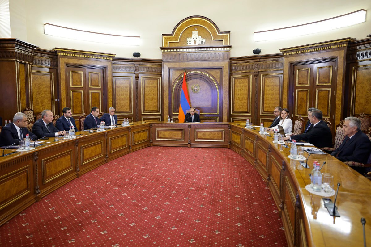 Строительство нового атомного энергоблока в Армении обсудил Пашинян на совещании в правительстве Были рассмотрены различные предложения иностранных партнеров их технические финансовые аспекты а также вопросы ядерной безопасности сообщили в пресс службе кабмина SputnikARM