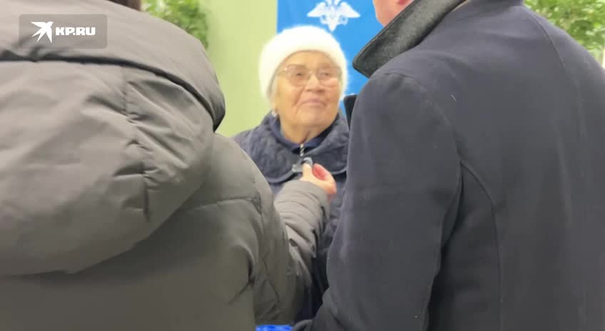 Бабушке Байрамбике из Челябинска подарили новый автомобиль для гуманитарных поездок