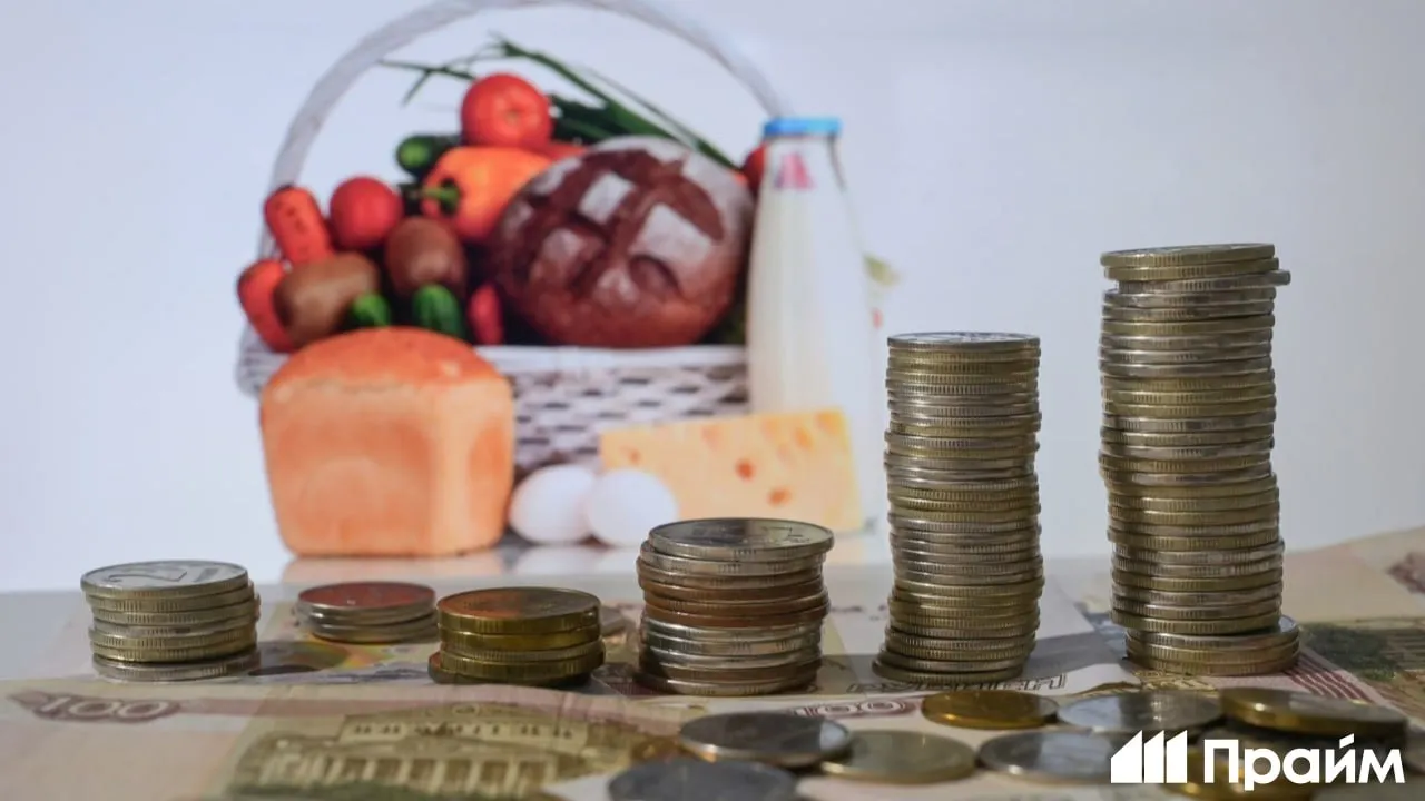 Какие продукты сильнее всего подешевели в марте Минимальные цены на социально значимые продукты в крупных торговых сетях снизились на 9 1 к аналогичному периоду 2025 года рассказали в АКОРТ Больше всего подешевели  рис на 30 9  белокочанная капуста на 29 8  картофель на 29 6 Также снизились цены на  свеклу на 28 6  сливочное масло на 22 9  поваренную соль на 22 2  молоко на 4 3  говядину на 2 Надбавка крупных торговых сетей на социально значимые продукты первой цены в марте снизилась до рекордного минимума 1 6 В феврале она составляла 2 2 в марте 2025 года 4 4 Подписывайтесь на ПРАЙМ в MAX
