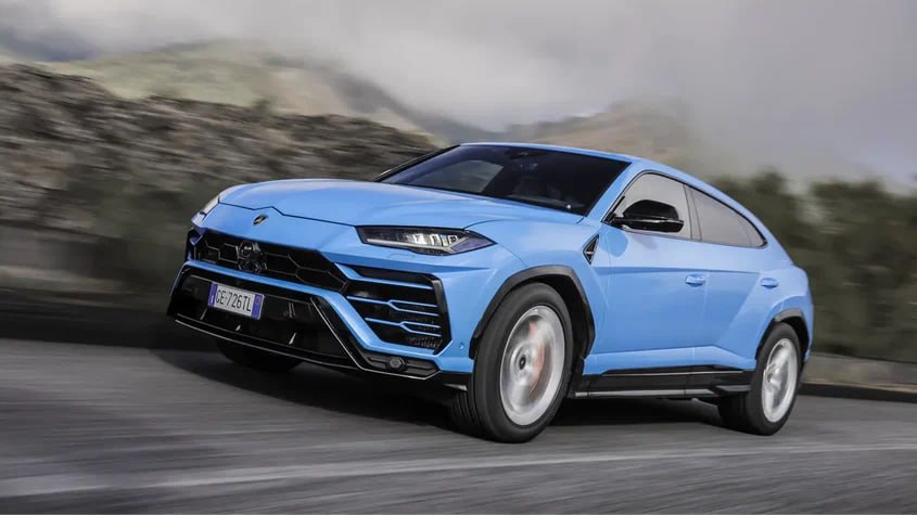 Lamborghini Urus обошёл Rolls Royce Cullinan по продажам в России В России в 1 5 раза подскочили продажи новых люксовых автомобилей подсчитали в Автостате Также в сентябре в списках лидеров среди брендов и конкретных моделей произошли перестановки Rolls Royce уступил позиции а наиболее востребованной моделью впервые в 2025 году стал Lamborghini Urus Всего в сентябре в России приобрели 63 новых люксовых автомобиля Годом ранее результаты продаж составили 42 экземпляра Топ среди марок Bentley 21 шт Rolls Royce 19 шт Lamborghini 17 шт Ferrari 5 шт Aston Martin 1 шт Топ среди моделей Lamborghini Urus 15 шт Rolls Royce Cullinan 13 шт Bentley Bentayga 10 шт Bentley Continental GT 7 шт Rolls Royce Phantom 3 шт За 9 месяцев нынешнего года в нашей стране было продано 511 новых люксовых машин Это на 26 больше чем за аналогичный период 2024 го Журнал Авто ру online