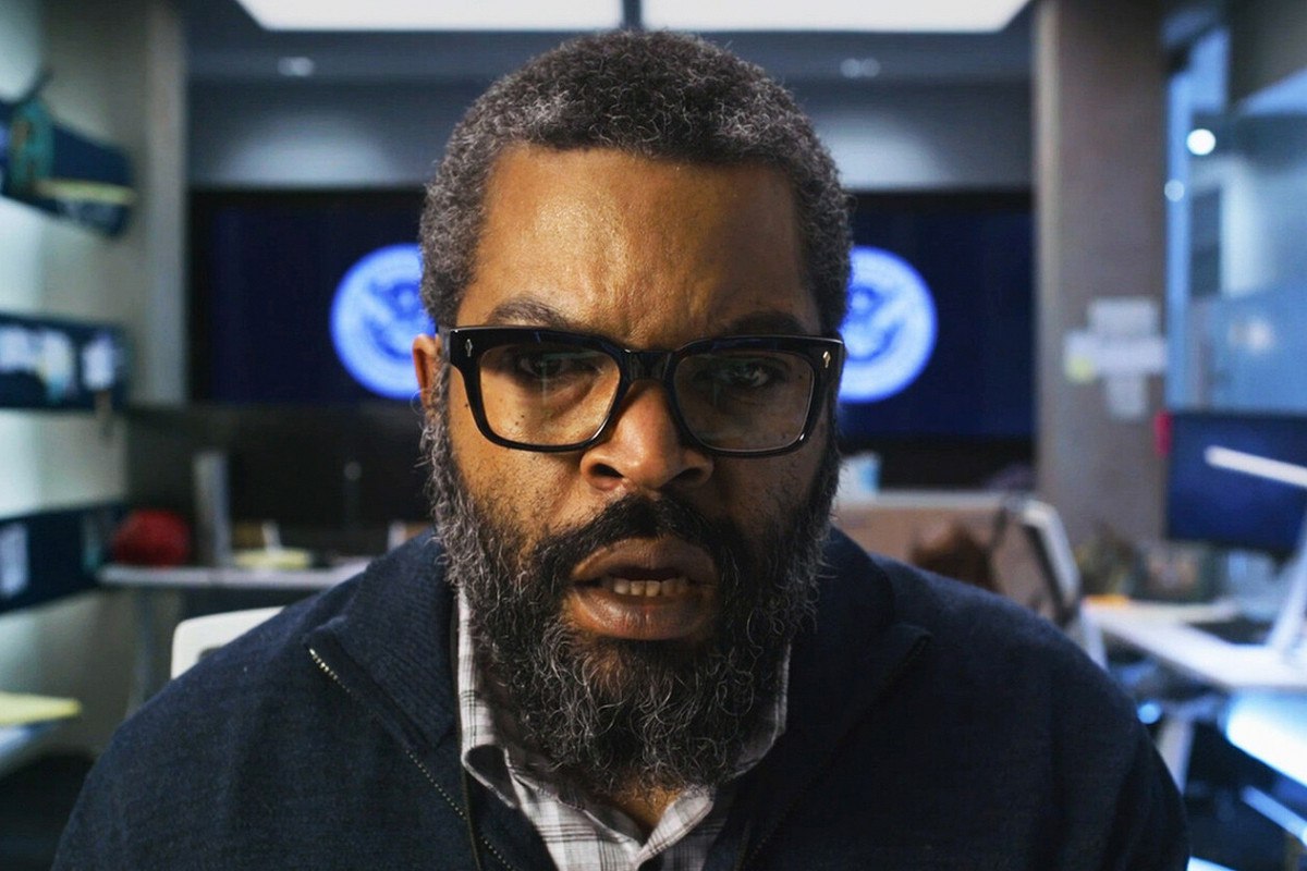 Лидерами по числу номинаций на Золотую малину стали фильм Белоснежка от Disney и ремейк Войны миров спродюсированный Тимуром Бекмамбетовым Они представлены в шести категориях На звание худшего фильма также претендуют психологический триллер Последнее завтра фантастический боевик Звездный путь Секция 31 и приключенческий экшен Netflix Электрический штат с Милли Бобби Браун Больше новостей в Daily News